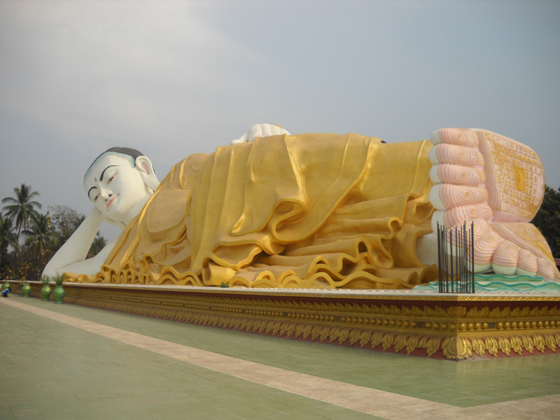 Mya Tha Lyaung Reclining Buddha