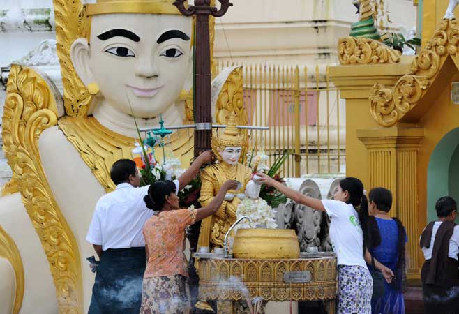 shwedagon3.jpg